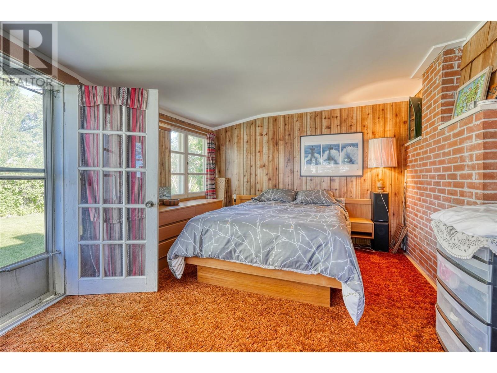 9 Harbour Key Drive, Osoyoos, BC - Indoor Photo Showing Bedroom