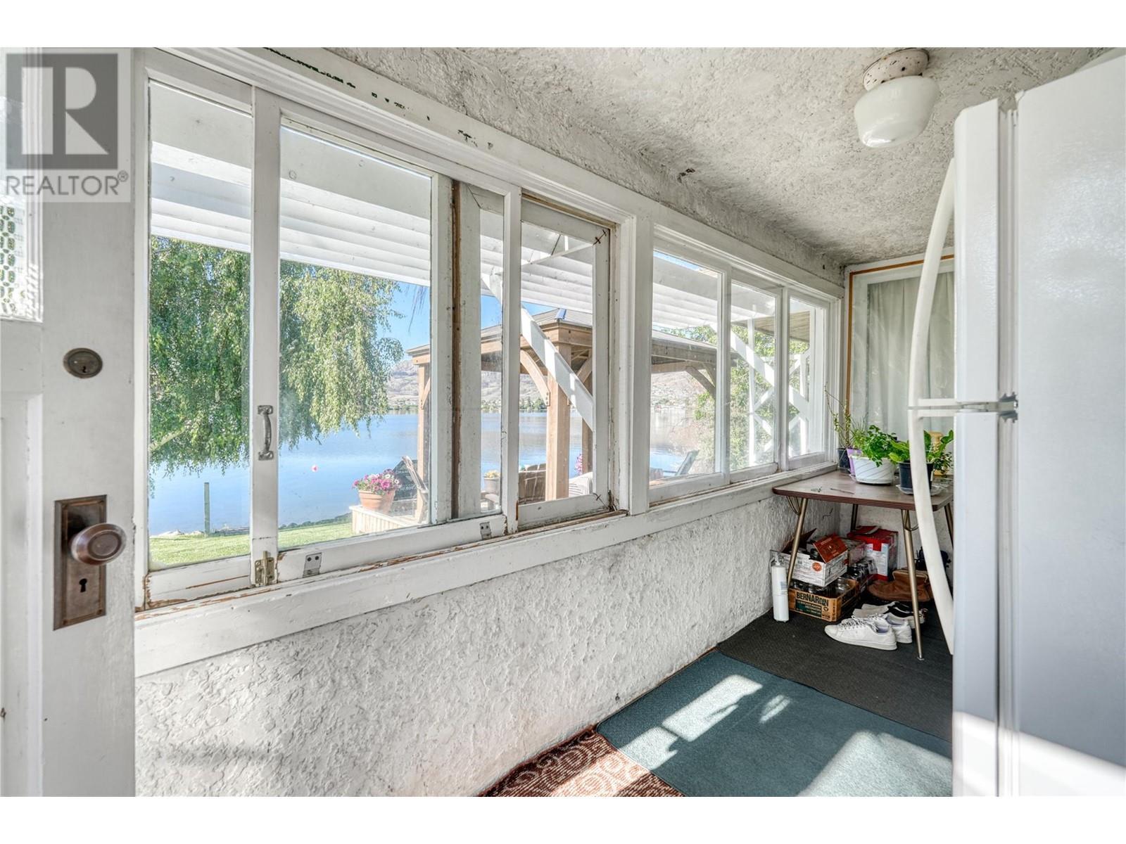 9 Harbour Key Drive, Osoyoos, BC - Indoor Photo Showing Other Room