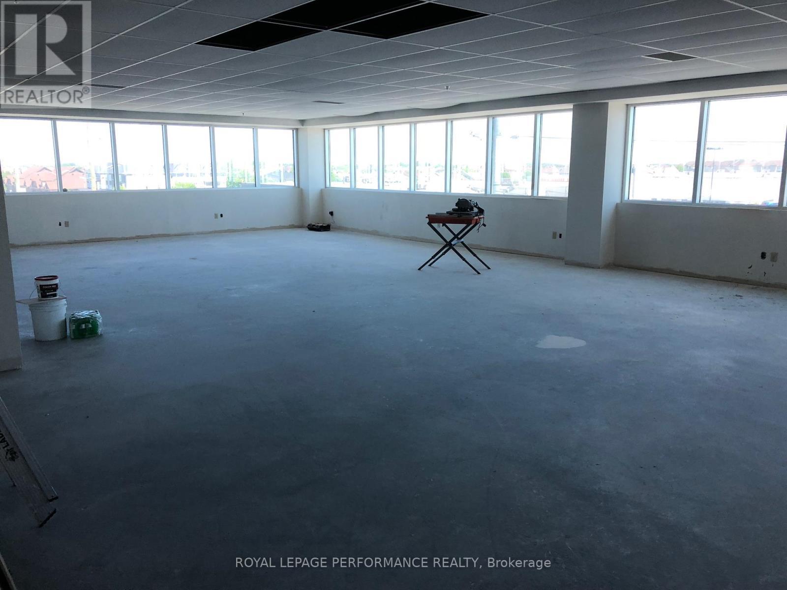 305 - 4473 Innes Road, Ottawa, ON