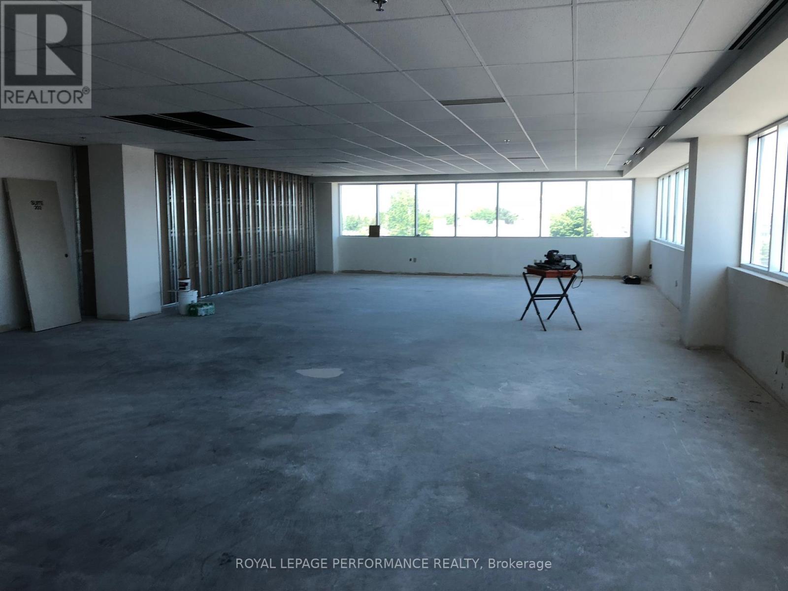 305 - 4473 Innes Road, Ottawa, ON