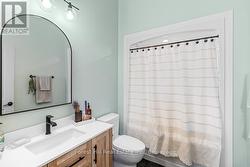 Main level 4pc bathroom -