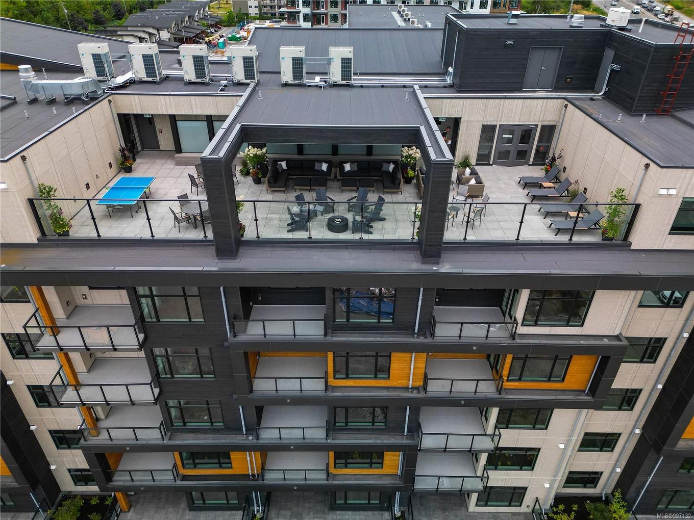 604-2520 Hackett Cres, Central Saanich, BC - Outdoor With Facade