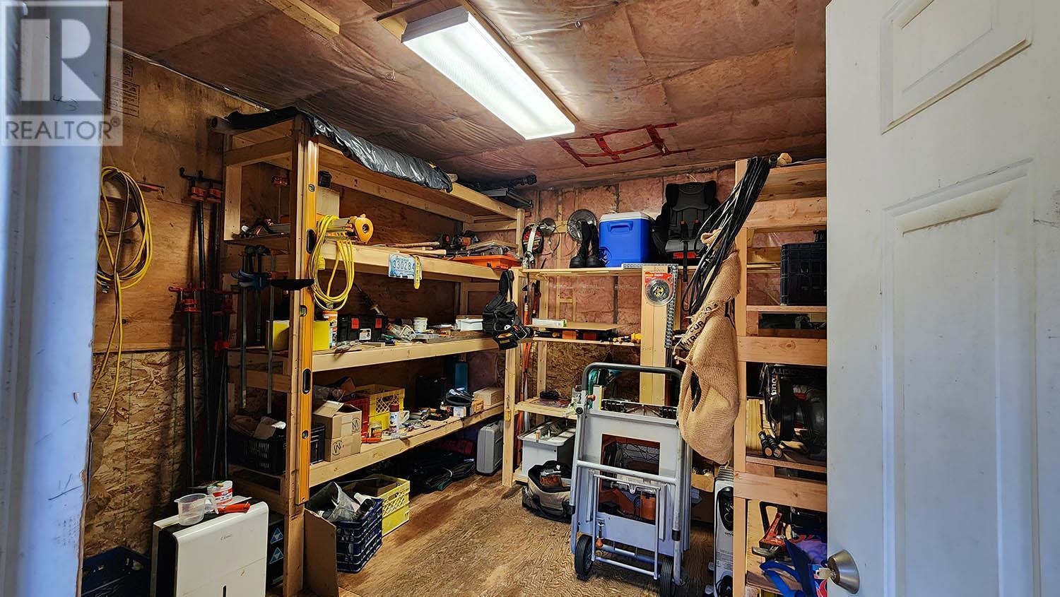 Storage shed - 16424 Wadds Road, Crawford Bay, BC - Indoor