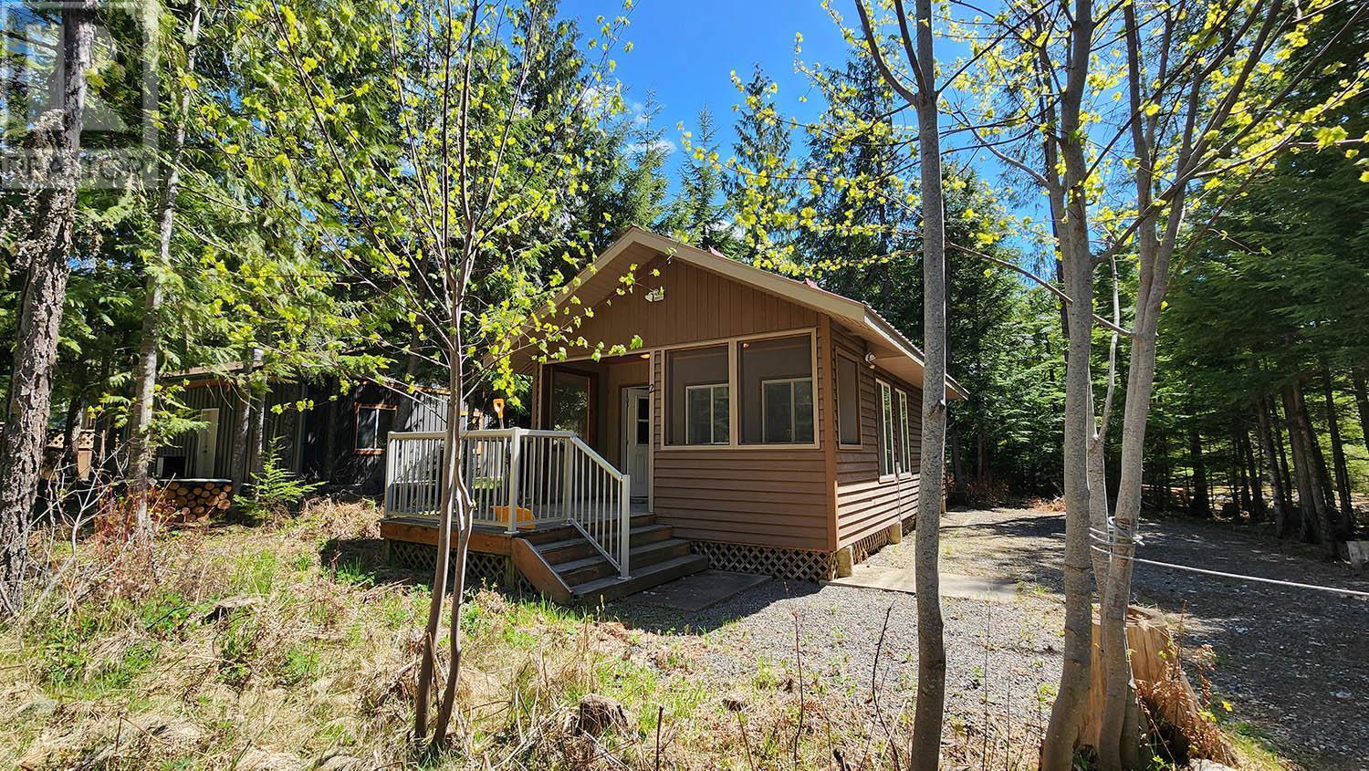 Cabin 1 exterior - 16424 Wadds Road, Crawford Bay, BC - Outdoor