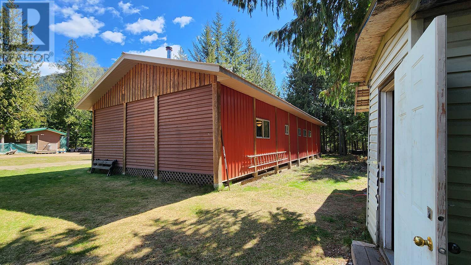 Manufactured Home Side - 16424 Wadds Road, Crawford Bay, BC - Outdoor With Exterior