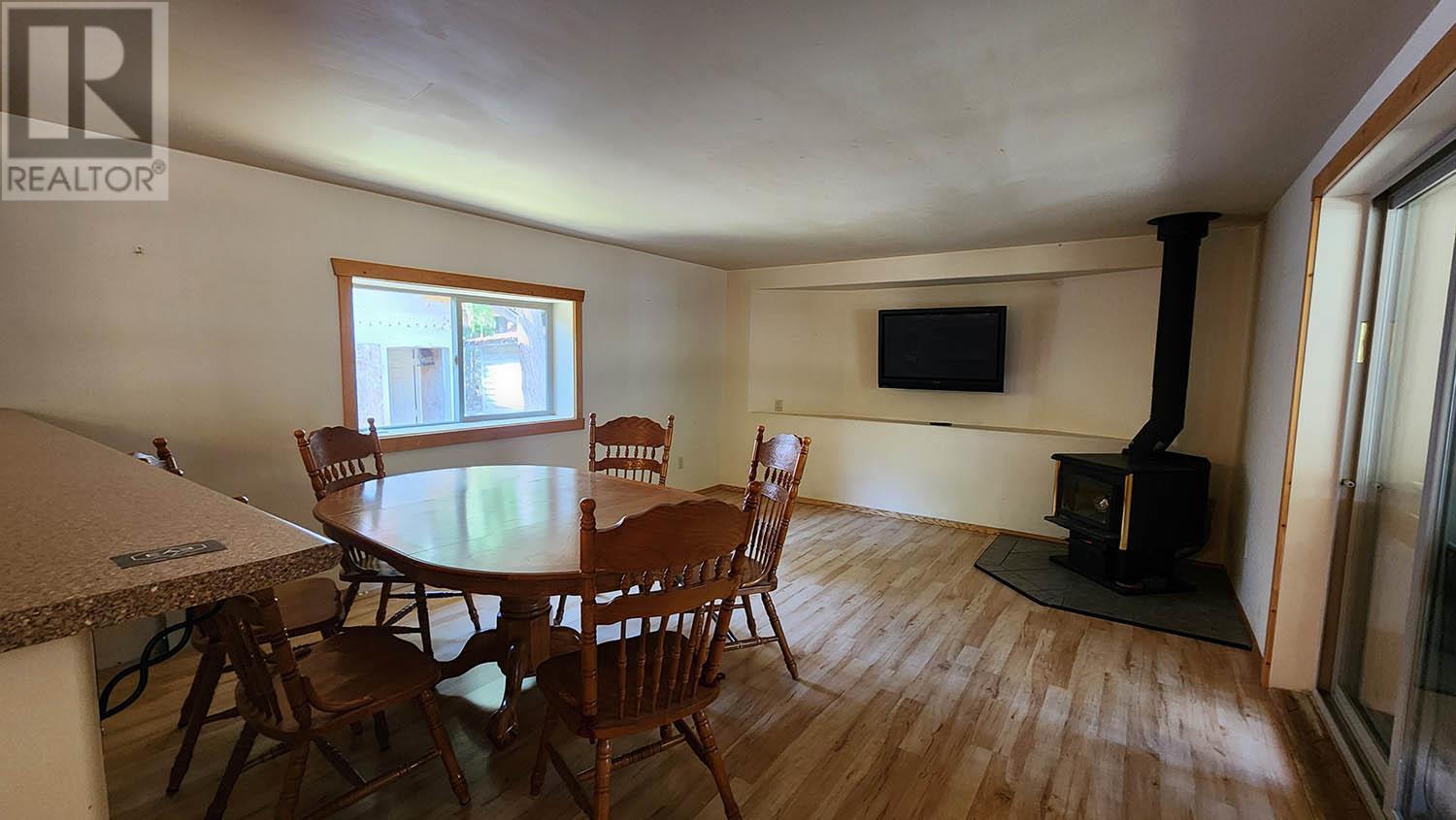 Manufactured Home living room - 16424 Wadds Road, Crawford Bay, BC - Indoor Photo Showing Dining Room