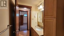 Manufactured Home main bath -