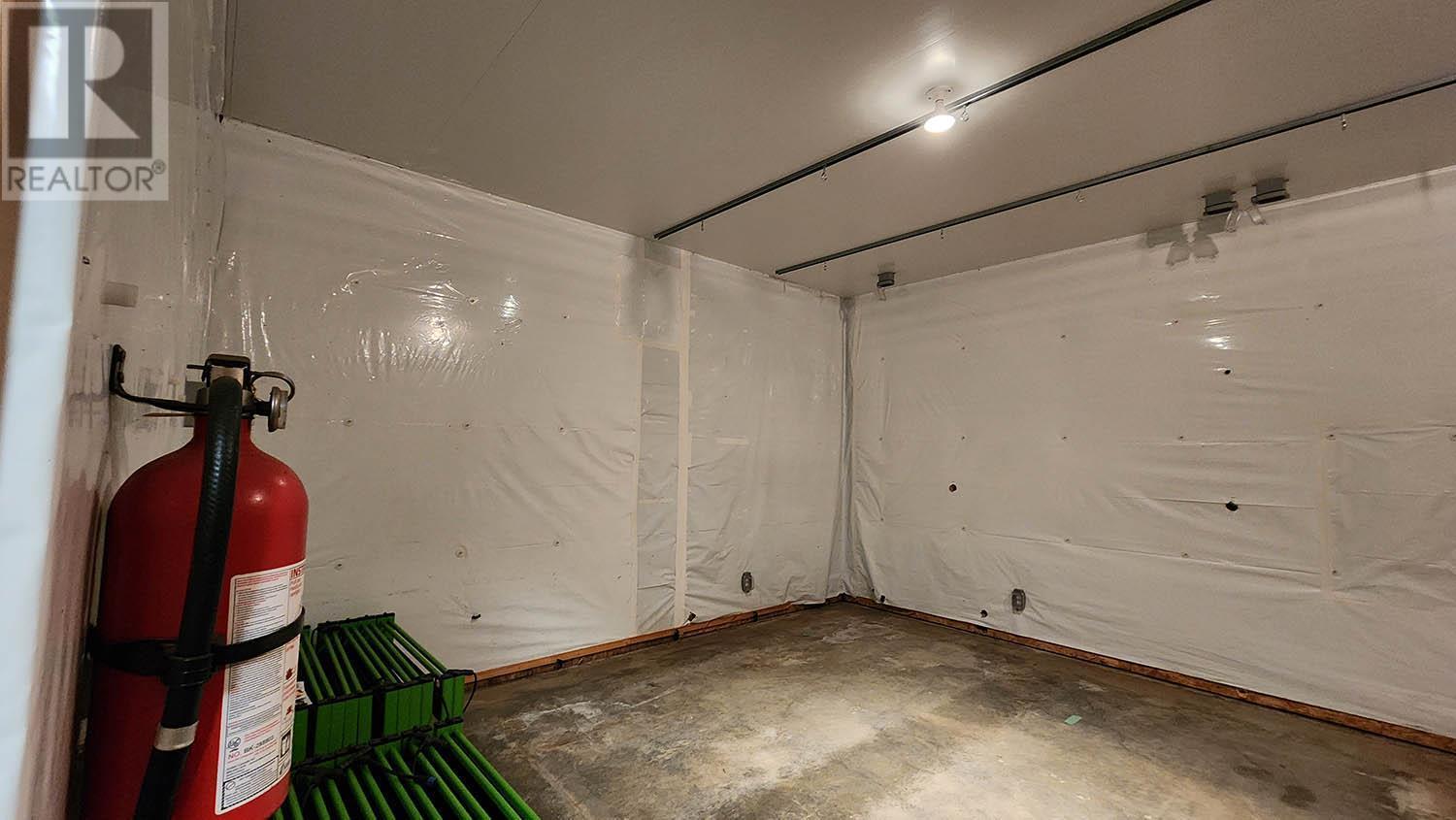 Shop Interior - 16424 Wadds Road, Crawford Bay, BC - Indoor