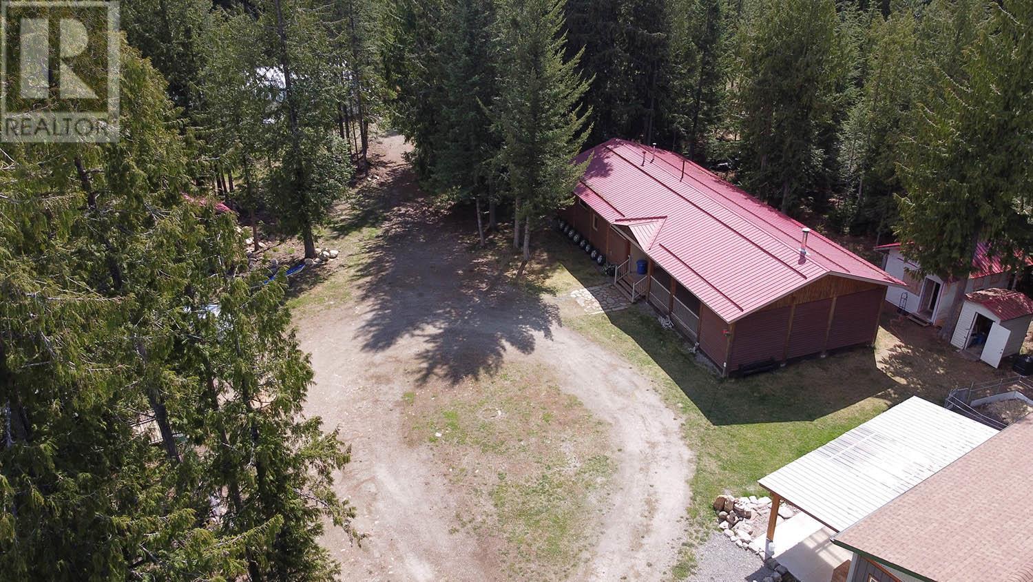 Manufactured home steel roof - 16424 Wadds Road, Crawford Bay, BC - Outdoor