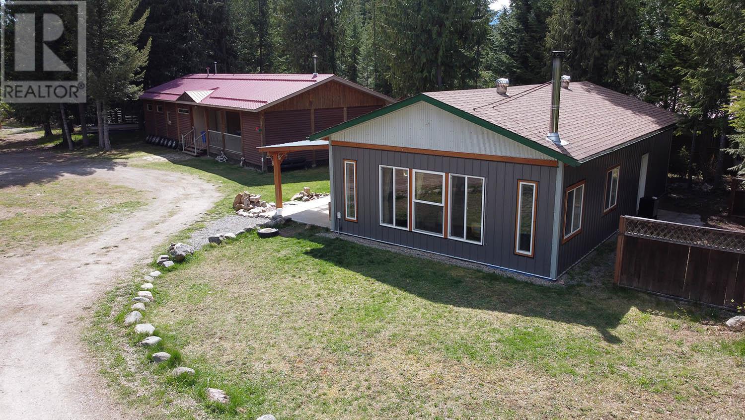 Main home exterior - 16424 Wadds Road, Crawford Bay, BC - Outdoor With Exterior