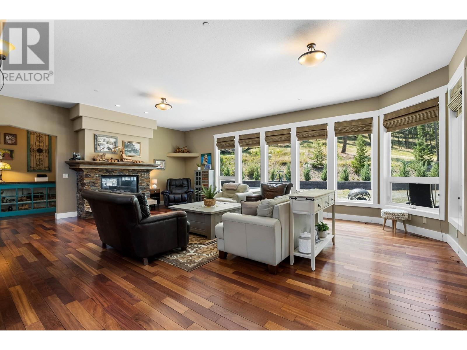 2555 Pratt Road, Kamloops, BC - Indoor Photo Showing Living Room With Fireplace