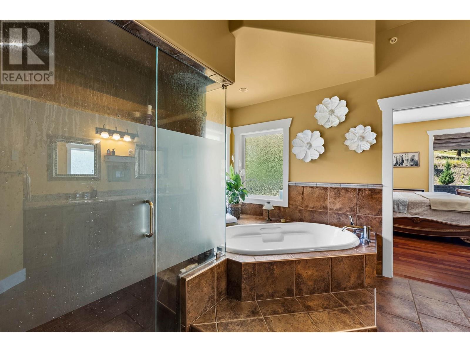 2555 Pratt Road, Kamloops, BC - Indoor Photo Showing Bathroom