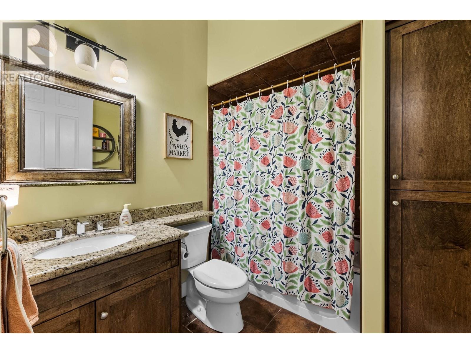 2555 Pratt Road, Kamloops, BC - Indoor Photo Showing Bathroom