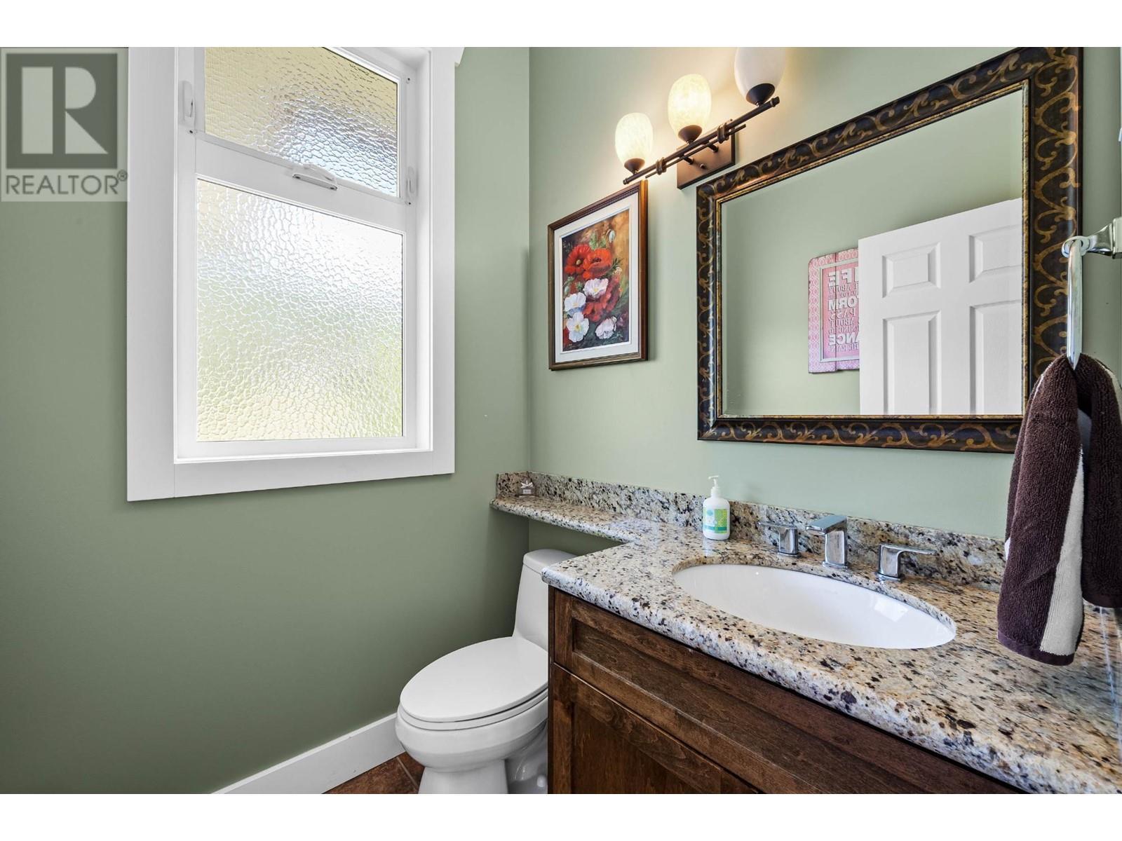 2555 Pratt Road, Kamloops, BC - Indoor Photo Showing Bathroom