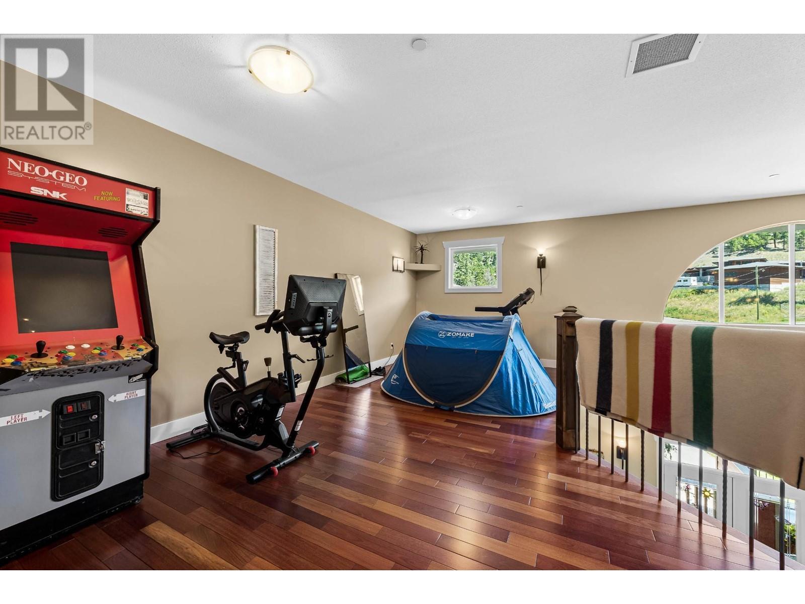 2555 Pratt Road, Kamloops, BC - Indoor