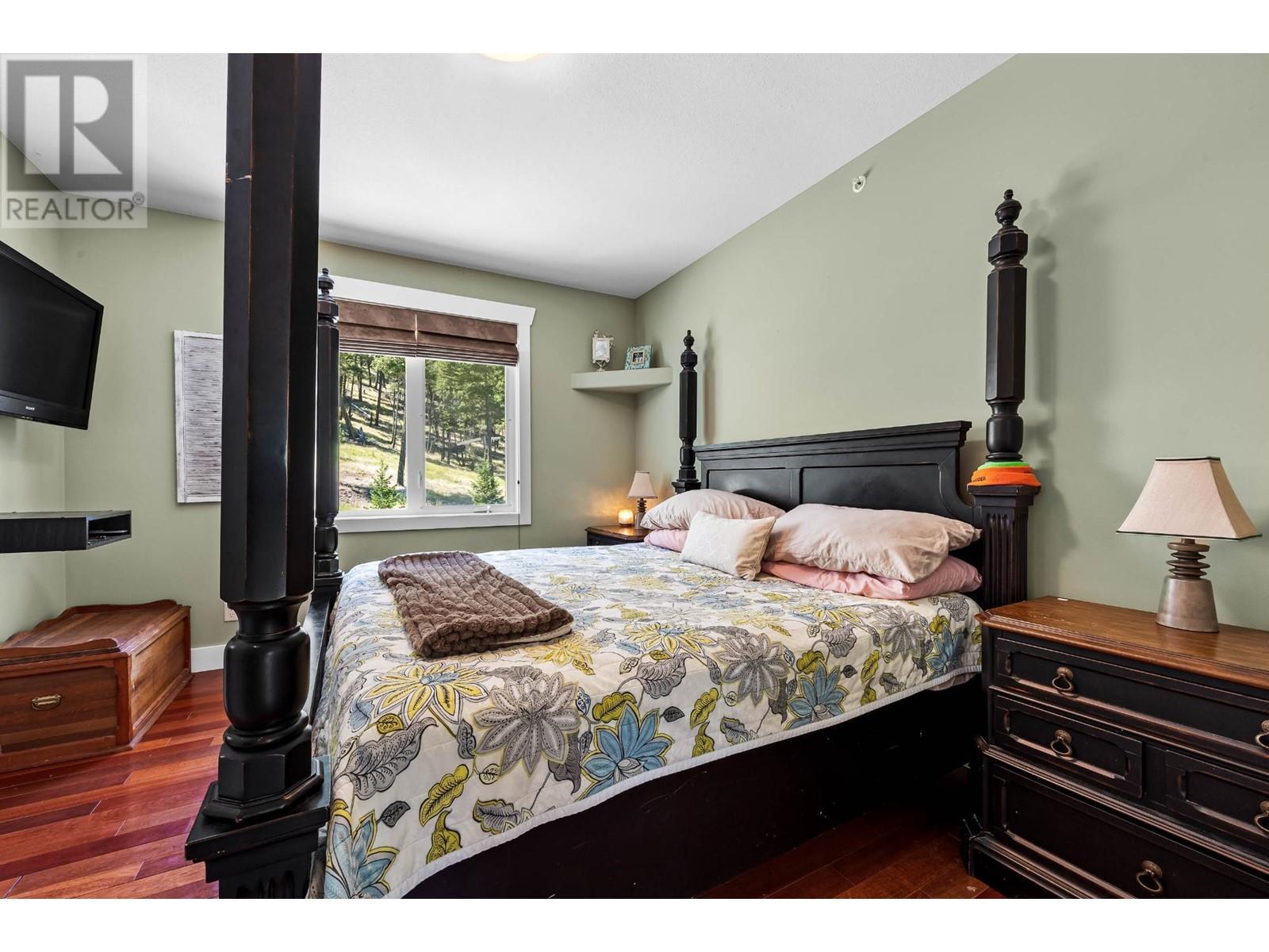 2555 Pratt Road, Kamloops, BC - Indoor Photo Showing Bedroom
