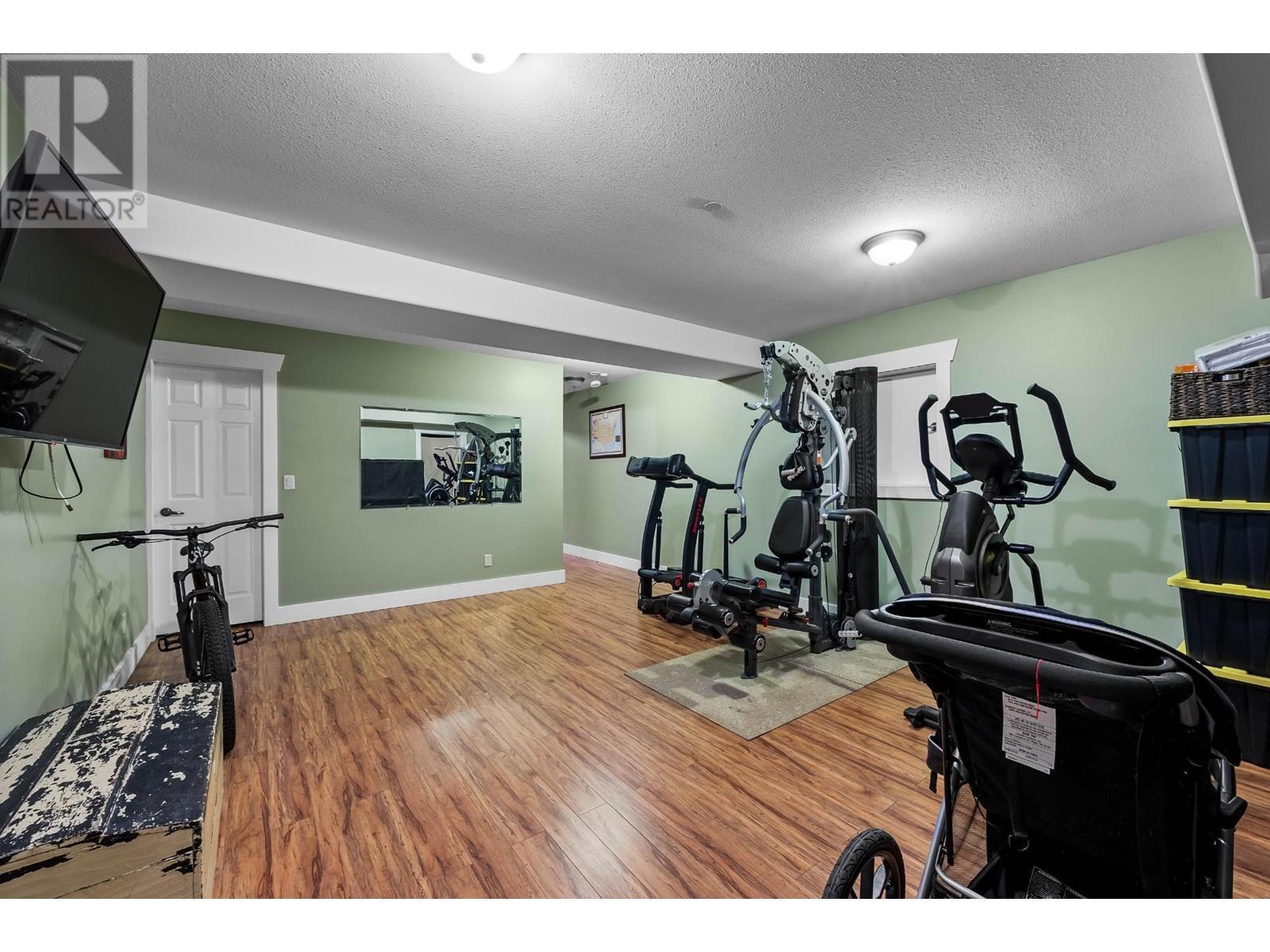 2555 Pratt Road, Kamloops, BC - Indoor Photo Showing Gym Room