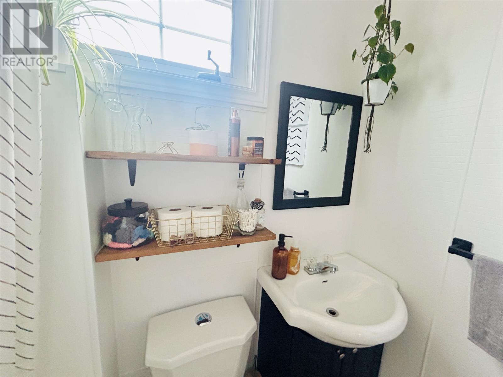 37 Main Street, Roberts Arm, NL - Indoor Photo Showing Bathroom