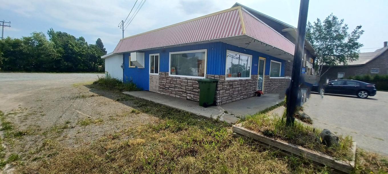 Façade - 624 Boul. Hébert, Saint-Pascal, QC - Outdoor