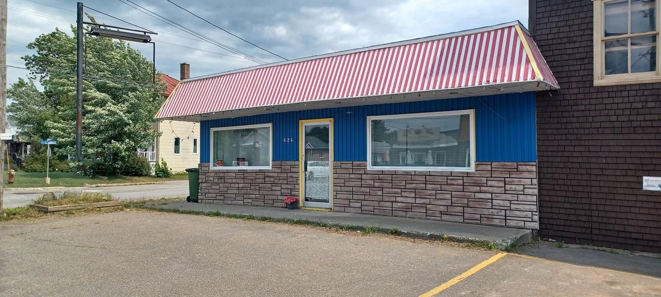 Façade - 624 Boul. Hébert, Saint-Pascal, QC - Outdoor