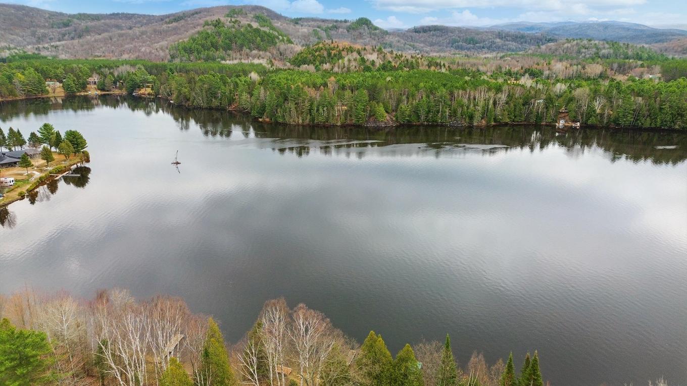 Access to a body of water - Ch. O'Dwyer, Bowman, QC