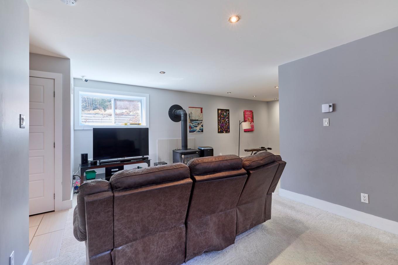 Salle familiale - 6 Ch. De L'Aquarelle, Saint-Donat, QC - Indoor