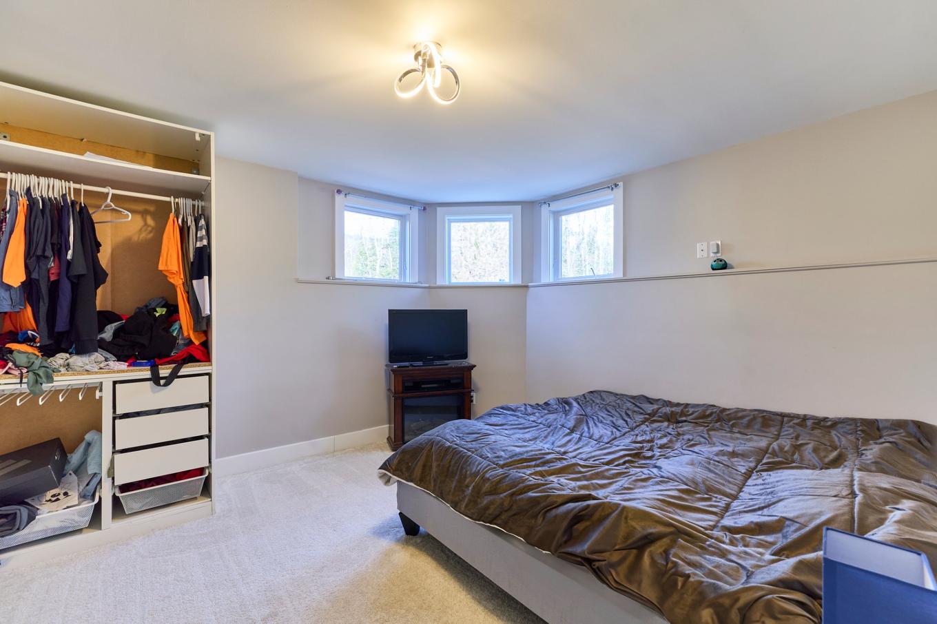 Chambre à coucher - 6 Ch. De L'Aquarelle, Saint-Donat, QC - Indoor Photo Showing Bedroom