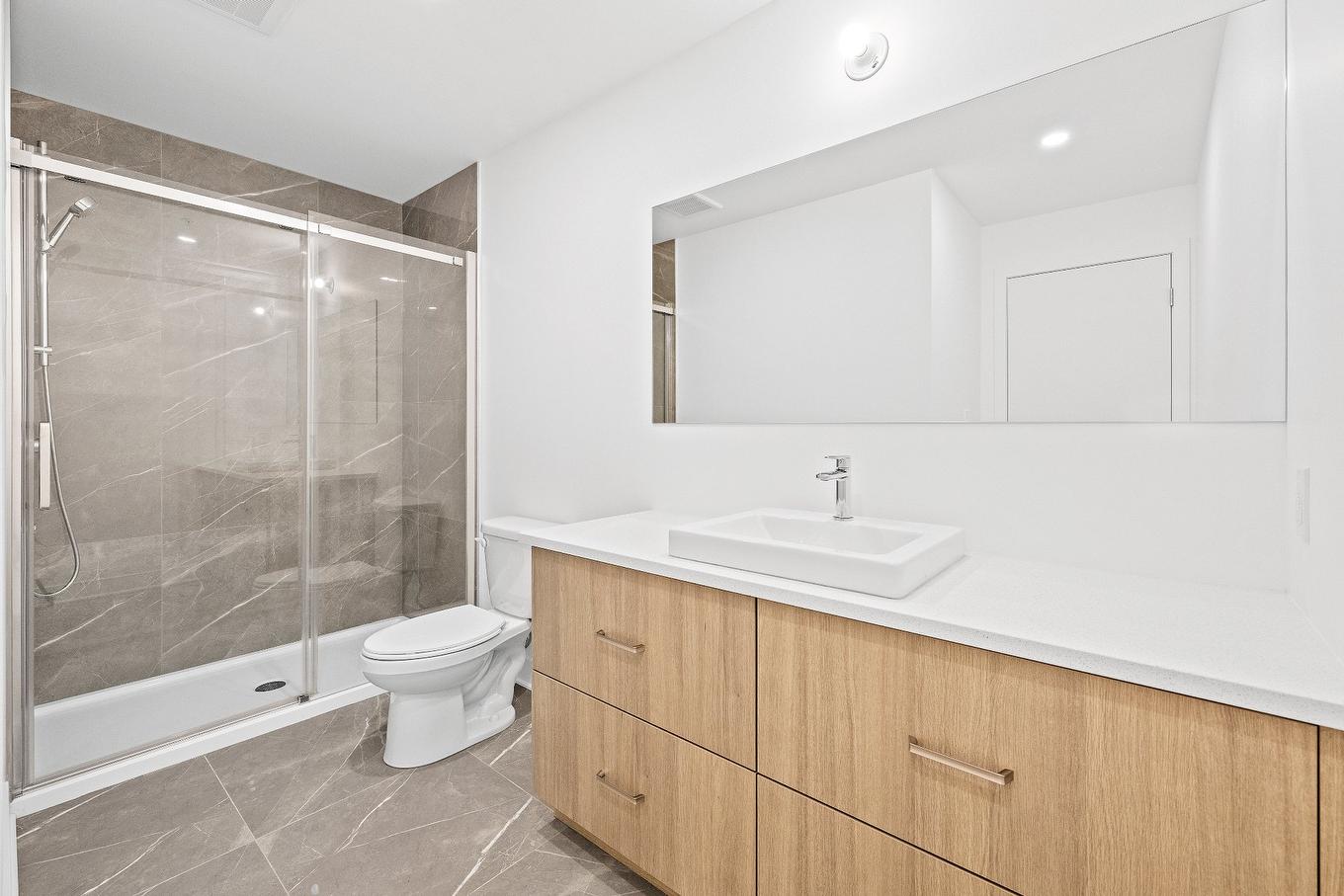 Bathroom - 201-244 Boul. Hymus, Pointe-Claire, QC - Indoor Photo Showing Bathroom