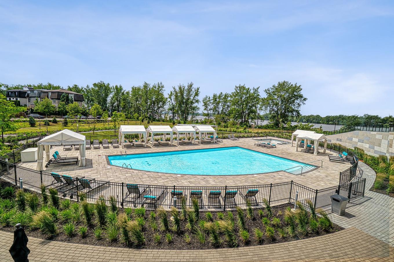 Piscine - 206-100 Rue André-Prévost, Montréal (Verdun/Île-Des-Soeurs), QC - Outdoor With In Ground Pool