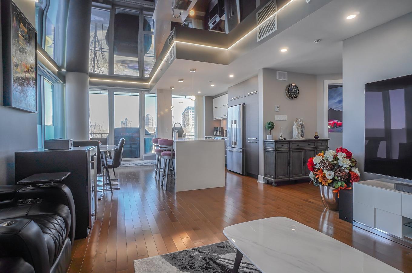 Salon - 206-100 Rue André-Prévost, Montréal (Verdun/Île-Des-Soeurs), QC - Indoor