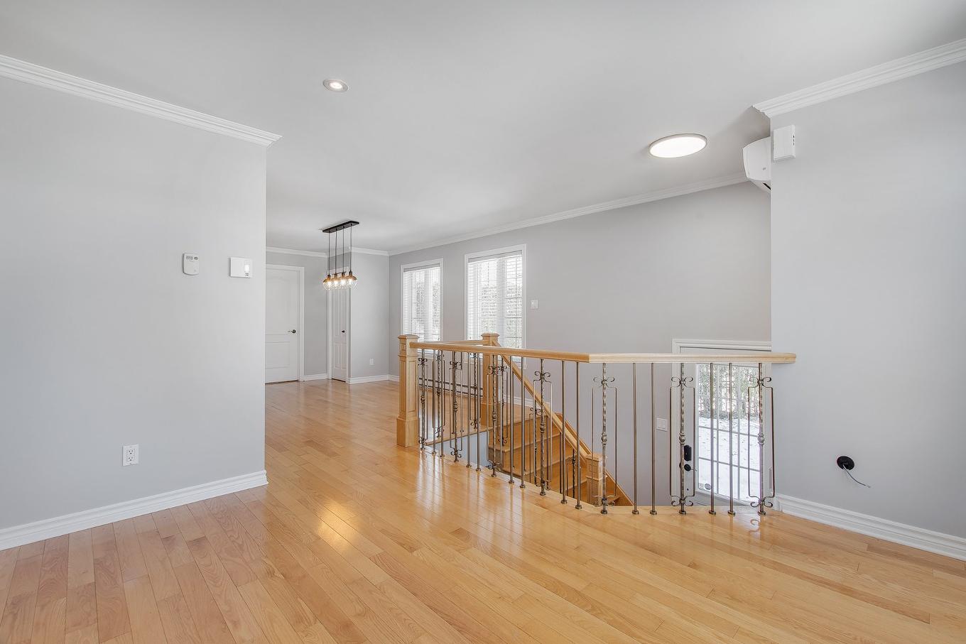 Salon - 270 - 280 Place De Rochefort, Mascouche, QC - Indoor Photo Showing Other Room