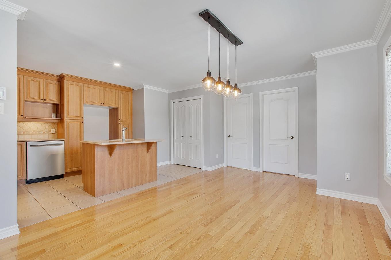 Salle à manger - 270 - 280 Place De Rochefort, Mascouche, QC - Indoor Photo Showing Kitchen