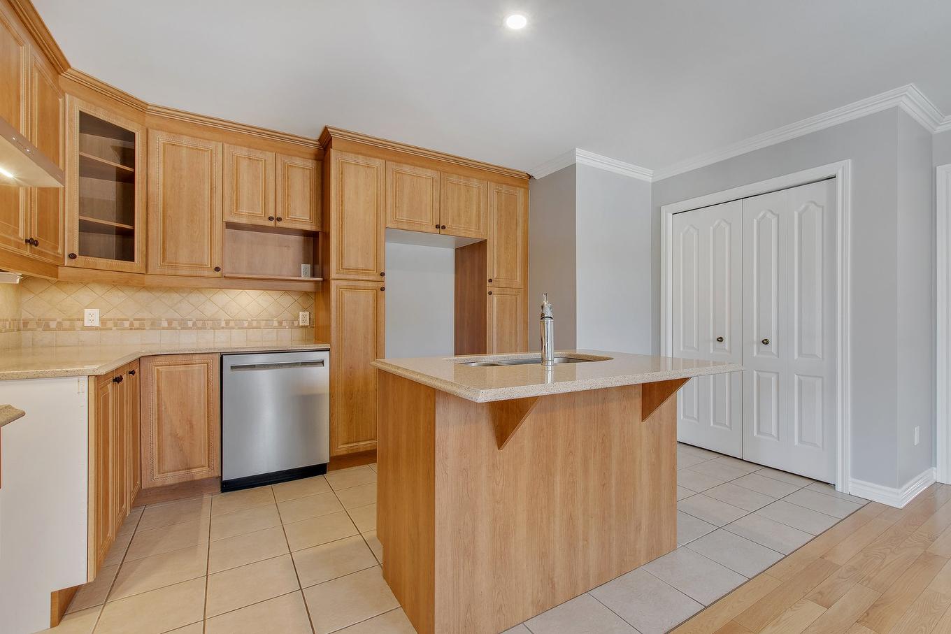 Cuisine - 270 - 280 Place De Rochefort, Mascouche, QC - Indoor Photo Showing Kitchen