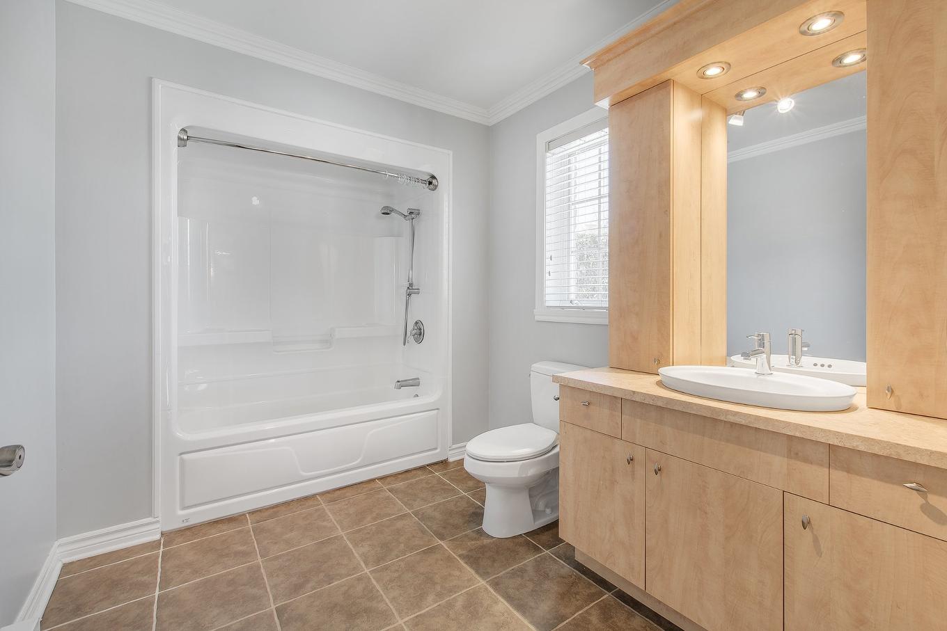 Salle de bains - 270 - 280 Place De Rochefort, Mascouche, QC - Indoor Photo Showing Bathroom