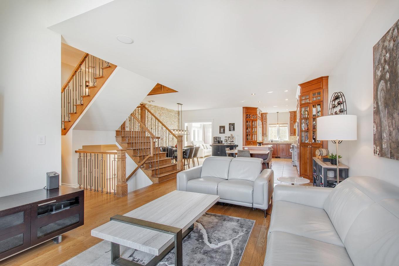 Salon - 270 - 280 Place De Rochefort, Mascouche, QC - Indoor Photo Showing Living Room