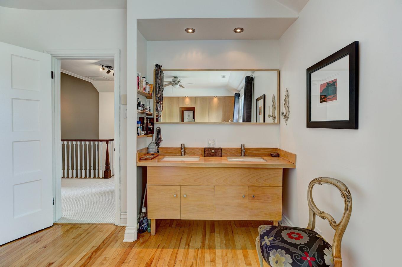 Chambre à coucher principale - 30 Ch. Strathcona, Mont-Royal, QC - Indoor Photo Showing Other Room