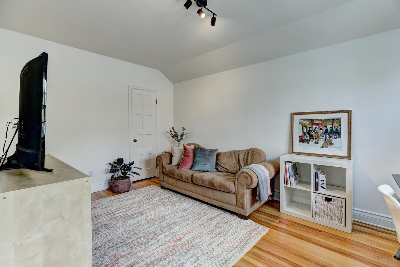 Chambre à coucher - 30 Ch. Strathcona, Mont-Royal, QC - Indoor Photo Showing Other Room