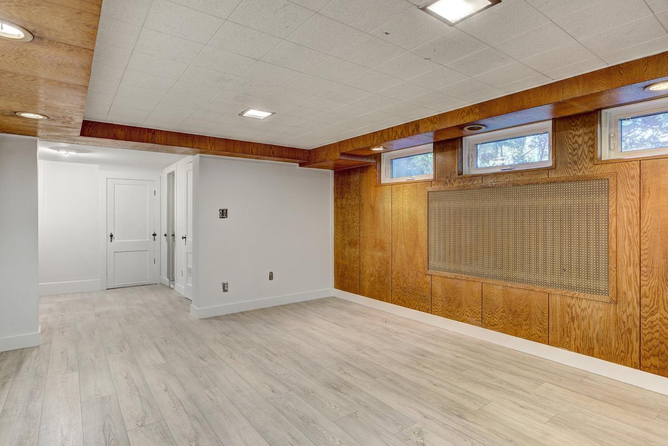 Salle de jeux - 30 Ch. Strathcona, Mont-Royal, QC - Indoor