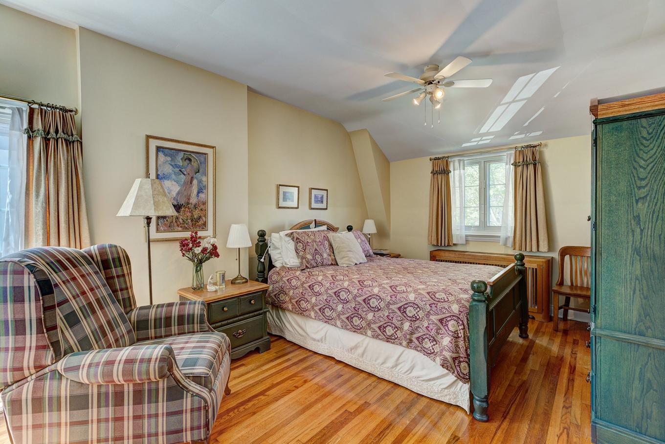 Primary bedroom - 212 Av. Kindersley, Mont-Royal, QC - Indoor Photo Showing Bedroom