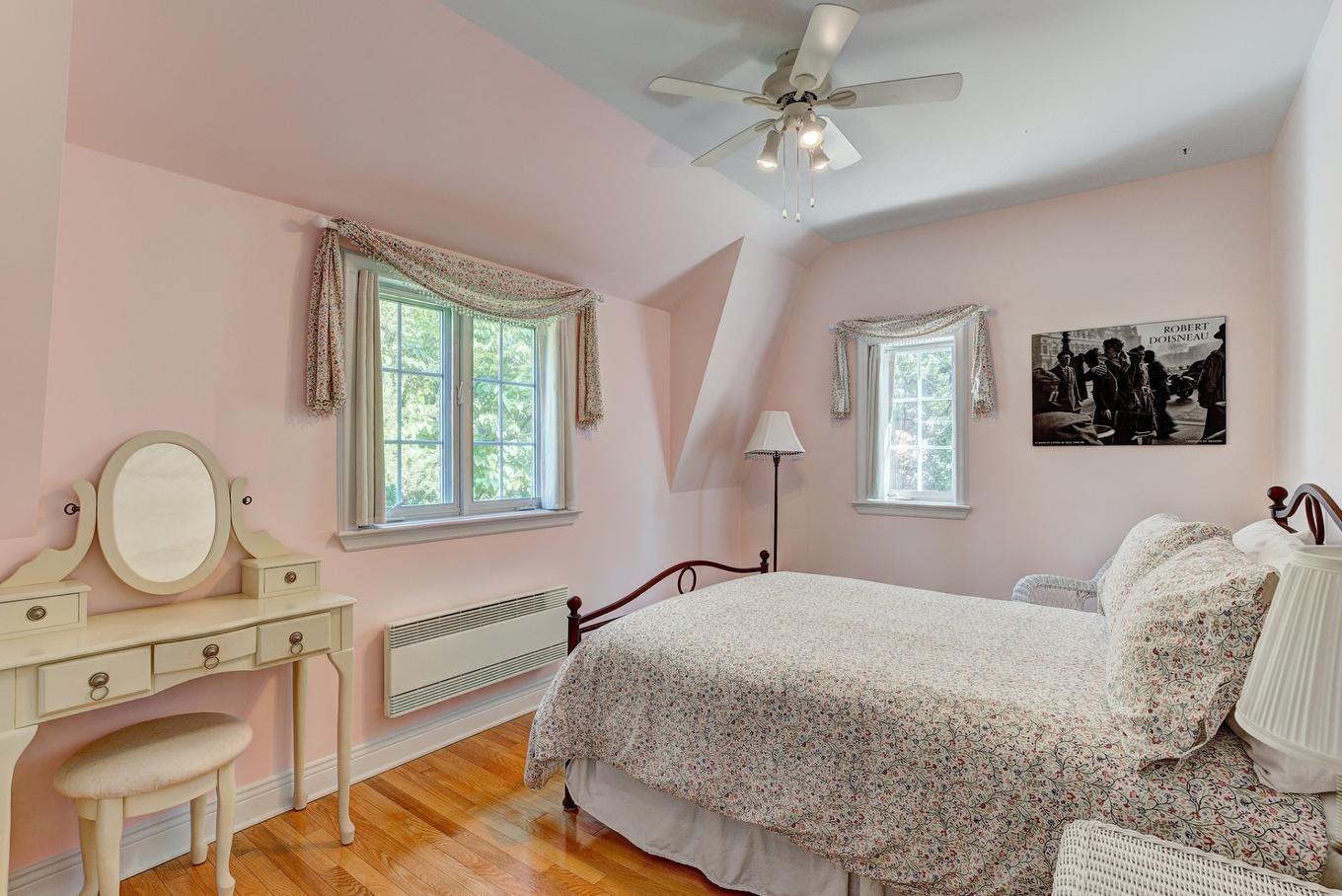 Bedroom - 212 Av. Kindersley, Mont-Royal, QC - Indoor Photo Showing Bedroom