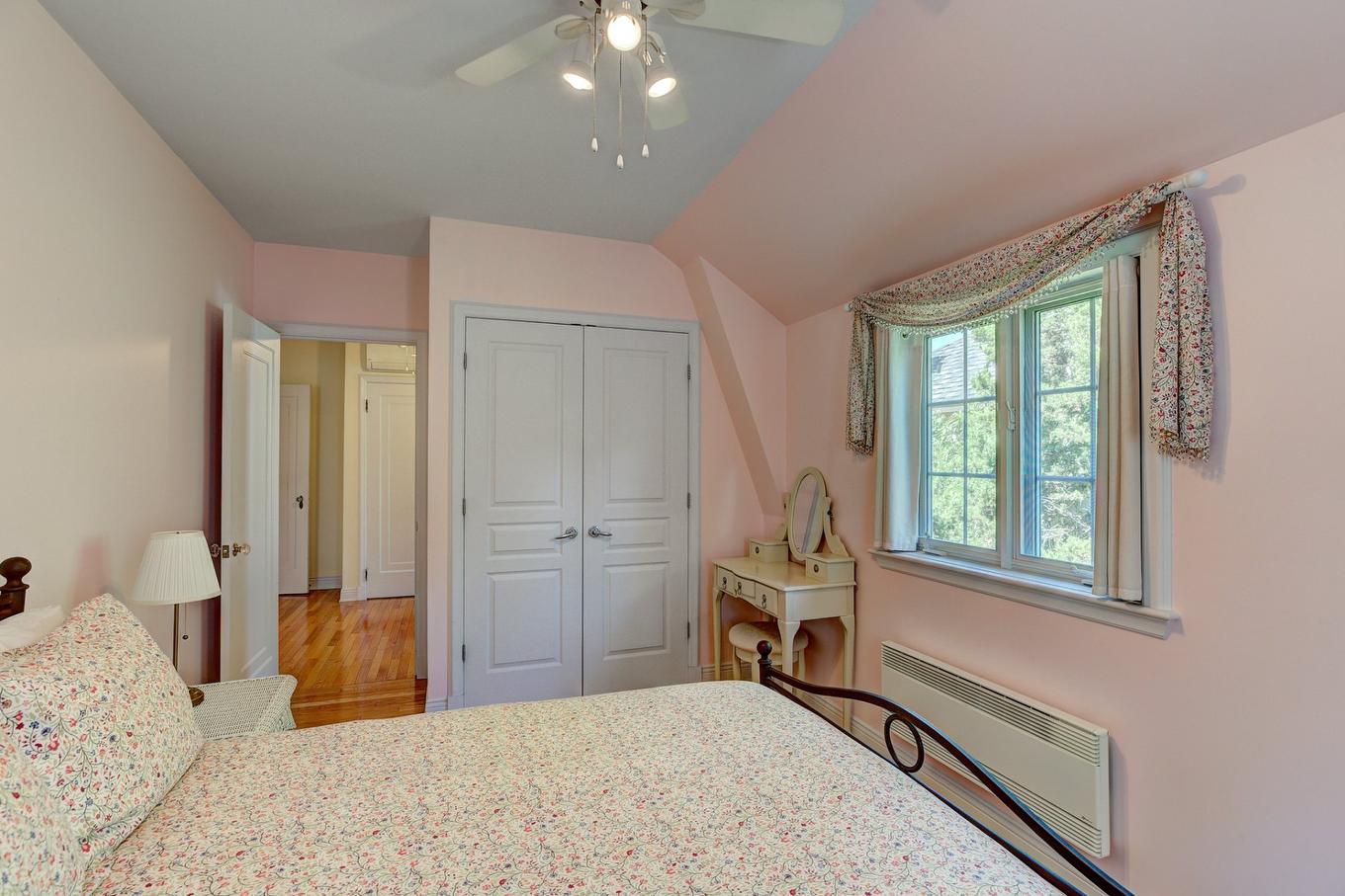 Bedroom - 212 Av. Kindersley, Mont-Royal, QC - Indoor Photo Showing Bedroom