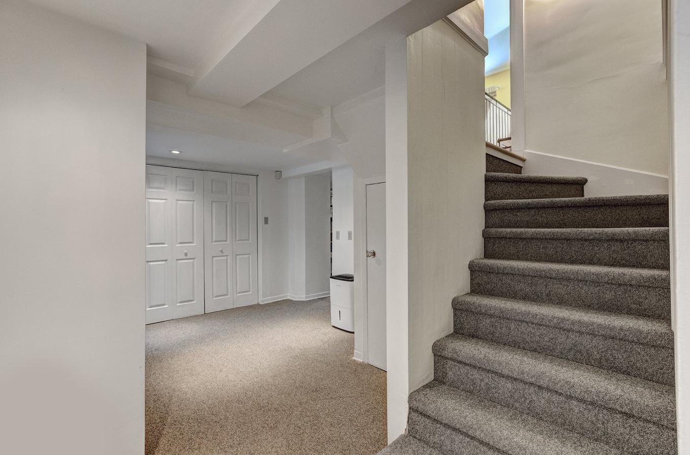 Basement - 212 Av. Kindersley, Mont-Royal, QC - Indoor Photo Showing Other Room