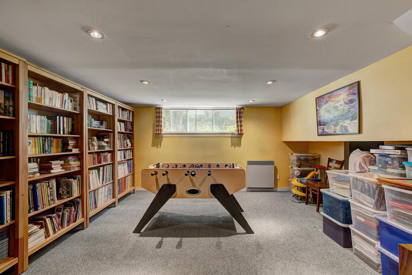 Playroom - 212 Av. Kindersley, Mont-Royal, QC - Indoor