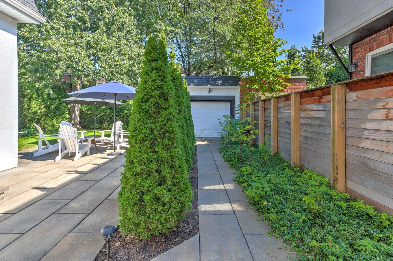 Garden - 212 Av. Kindersley, Mont-Royal, QC - Outdoor