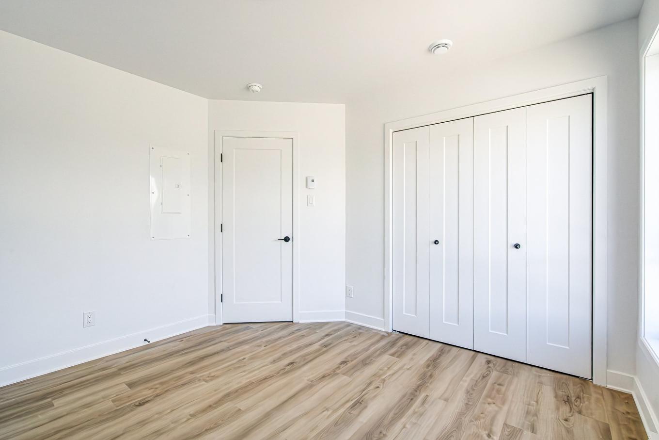 Overall view - 1-3930 Boul. Hébert, Salaberry-De-Valleyfield, QC - Indoor Photo Showing Other Room