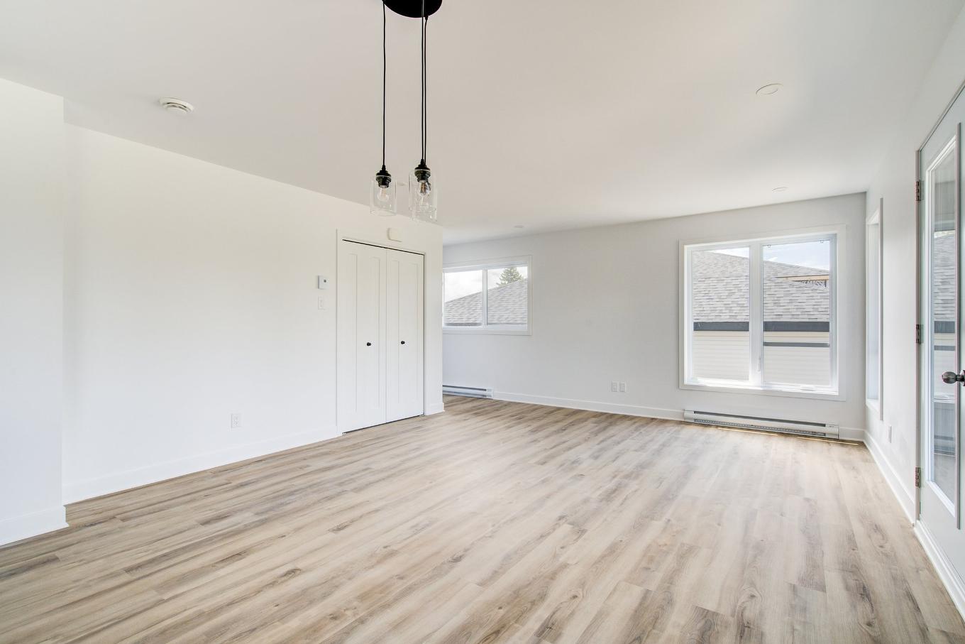 Overall view - 1-3930 Boul. Hébert, Salaberry-De-Valleyfield, QC - Indoor Photo Showing Other Room