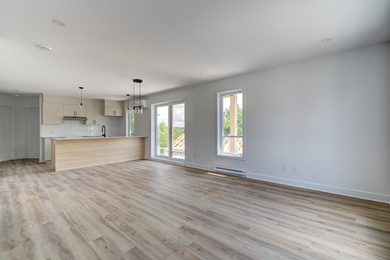 Vue d'ensemble - 3-3930 Boul. Hébert, Salaberry-De-Valleyfield, QC - Indoor Photo Showing Other Room