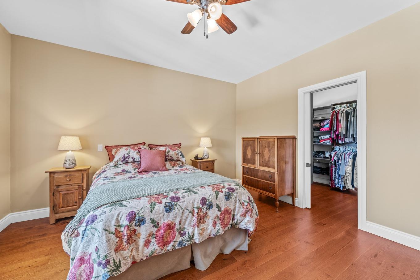 Primary bedroom - 113 Mtée Des Samares, Sainte-Agathe-Des-Monts, QC - Indoor Photo Showing Bedroom