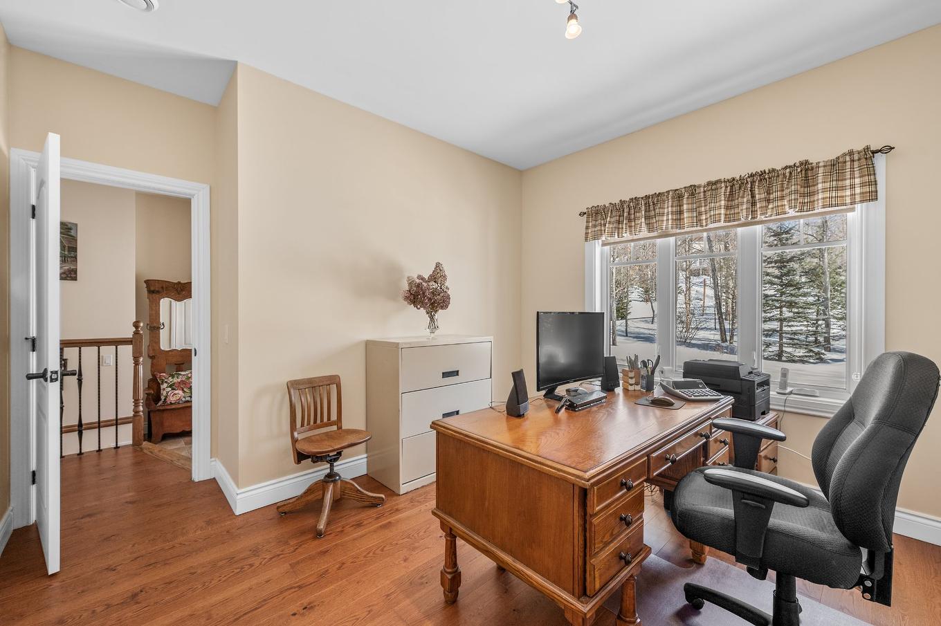 Bedroom - 113 Mtée Des Samares, Sainte-Agathe-Des-Monts, QC - Indoor Photo Showing Office