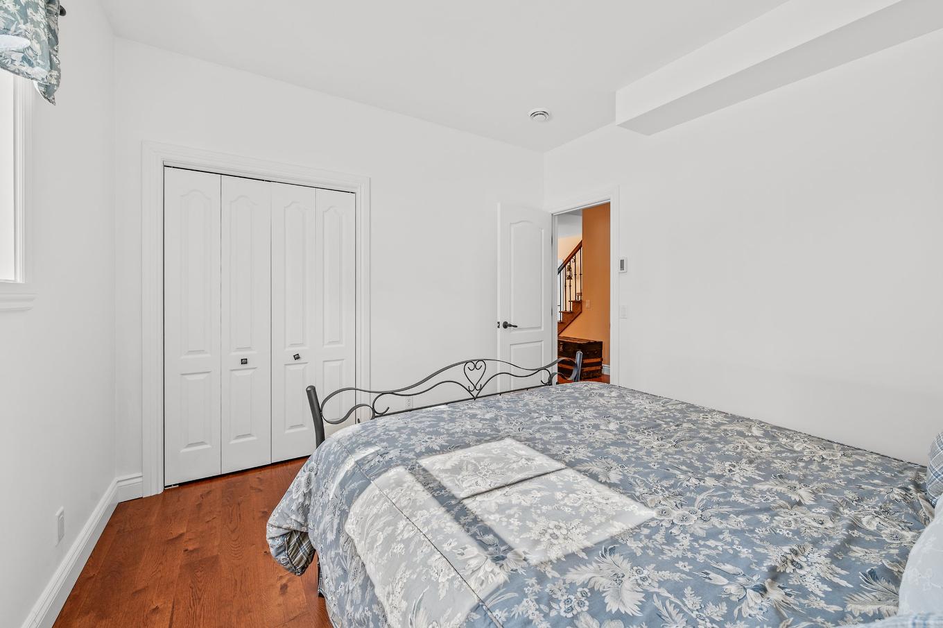 Bedroom - 113 Mtée Des Samares, Sainte-Agathe-Des-Monts, QC - Indoor Photo Showing Bedroom